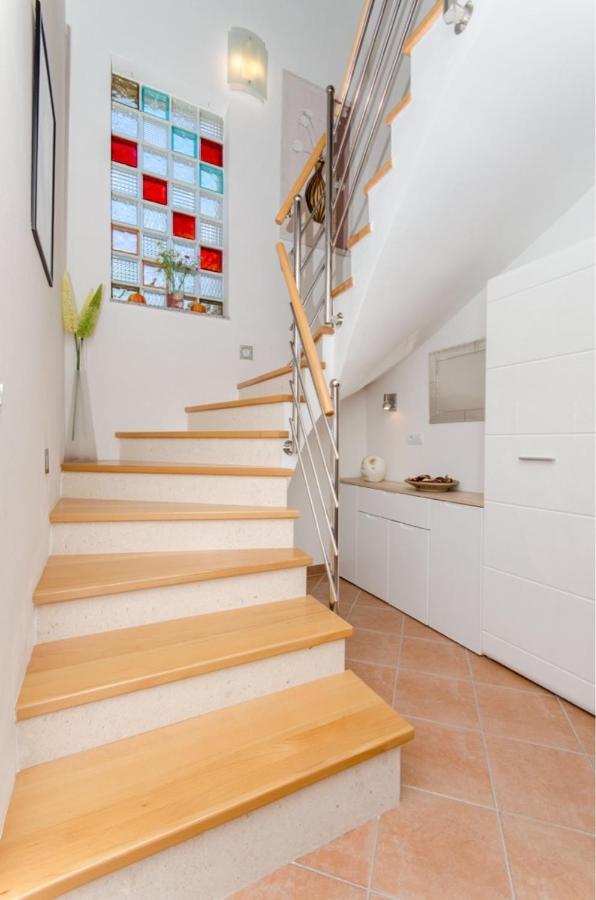 Dalmatian Village Charm - Spacious Villa With Pool Near Trogir Primorski Dolac Exterior foto