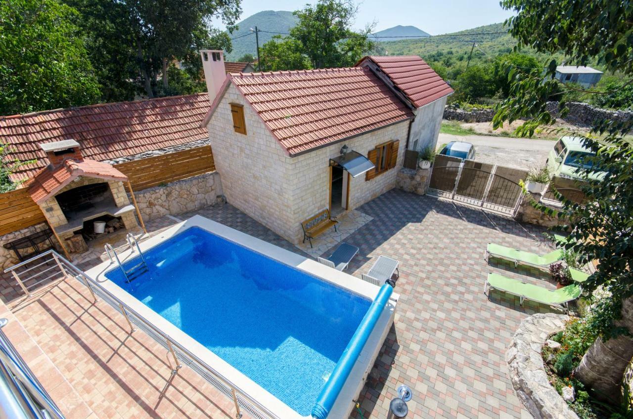 Dalmatian Village Charm - Spacious Villa With Pool Near Trogir Primorski Dolac Exterior foto