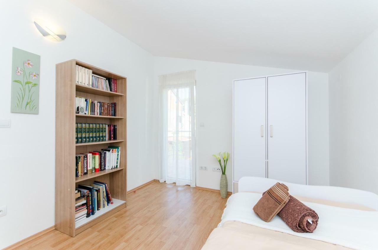 Dalmatian Village Charm - Spacious Villa With Pool Near Trogir Primorski Dolac Exterior foto