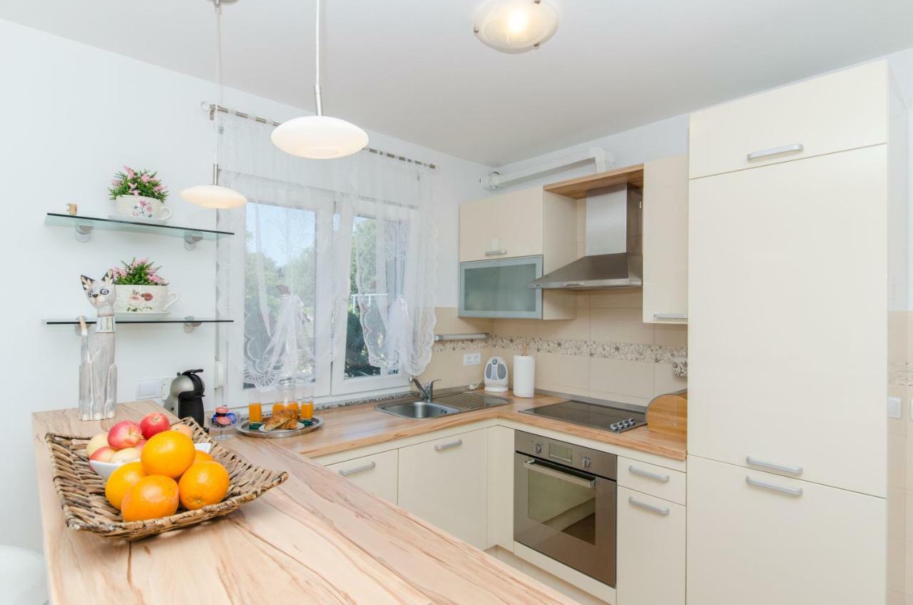 Dalmatian Village Charm - Spacious Villa With Pool Near Trogir Primorski Dolac Exterior foto